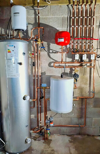 https://plumbermorley.com.au/uploads/2025/06/commercial-plumbing-915367.jpg